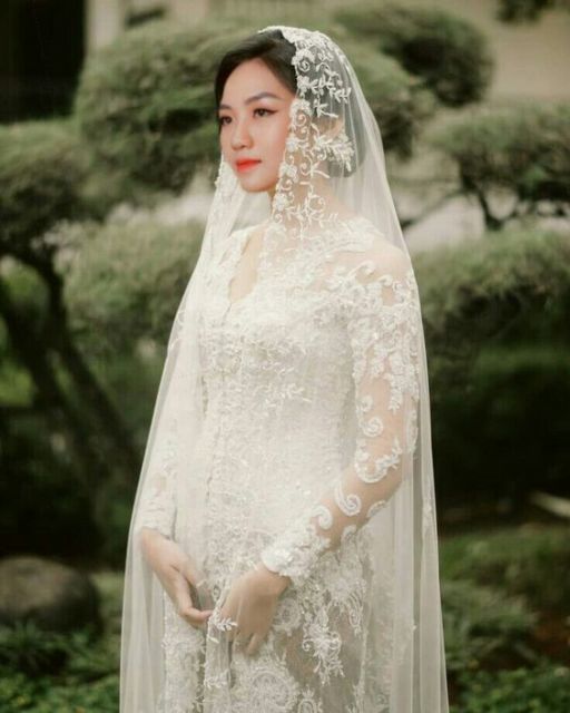 9 Kebaya Putih Tradisional Namun Dikemas Modern; Referensi Pas Buatmu yang Simpel!