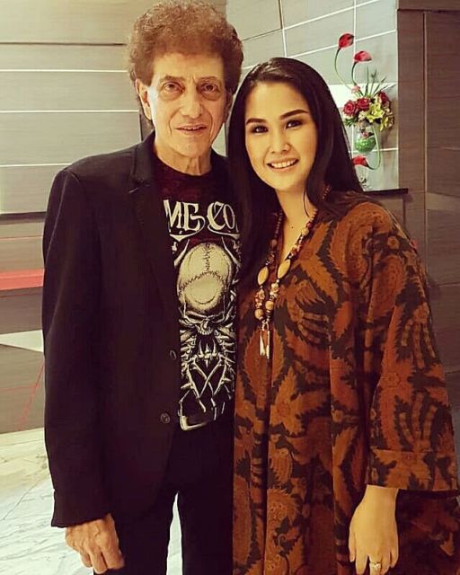 6 Artis ini Menikah Kembali di Usia 50 Tahun Lebih. Jodoh Memang Rahasia Tuhan