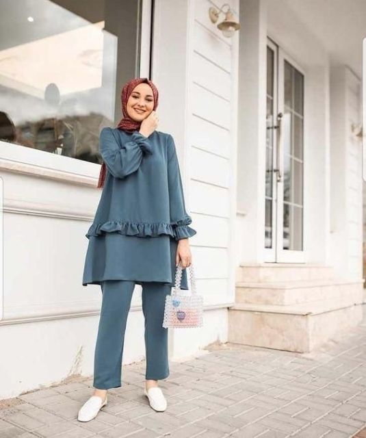 Penasaran Gimana Cara Buat Tampil Feminin tapi Tetap Rapi? Simak Trik Berikut Ini!