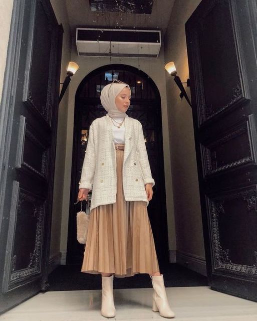 Penasaran Gimana Cara Buat Tampil Feminin tapi Tetap Rapi? Simak Trik Berikut Ini!