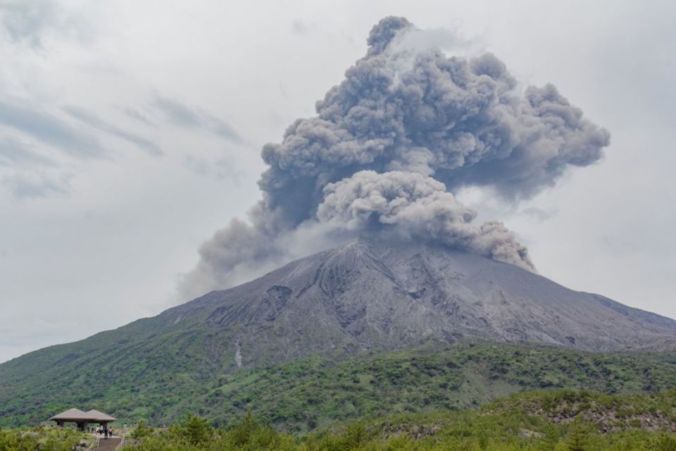 Penjelasan Ahli Terkait 3 Gunung di Indonesia yang Erupsi dalam Waktu Berdekatan