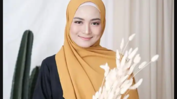 Sederet Alasan Kenapa Masih Banyak Cewek yang Kurang PD Mengenakan Hijab Warna Kuning. Simak Nih!