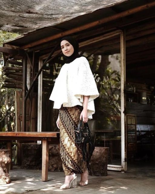 9 Kebaya Putih Tradisional Namun Dikemas Modern; Referensi Pas Buatmu yang Simpel!