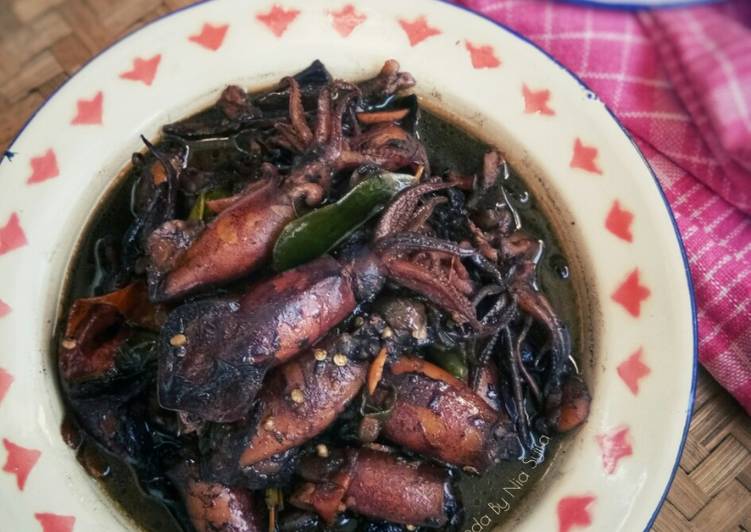 Tinta Cumi Nggak Cuma Bikin Sedap Masakan, Tapi Juga Punya 6 Khasiat ini. Sayang Kalau Dibuang!