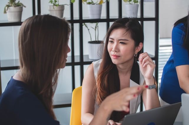 Pada Zaman Sekarang Penggunaan Bahasa Indonesia Dirasa Kurang Populer, Mengapa?