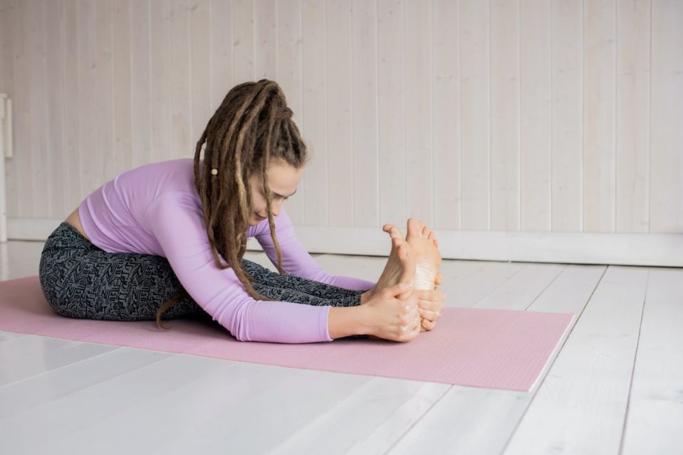 9 Gerakan Yoga Untuk Pemula yang Bisa Kamu Praktikan di Rumah dengan Mudah
