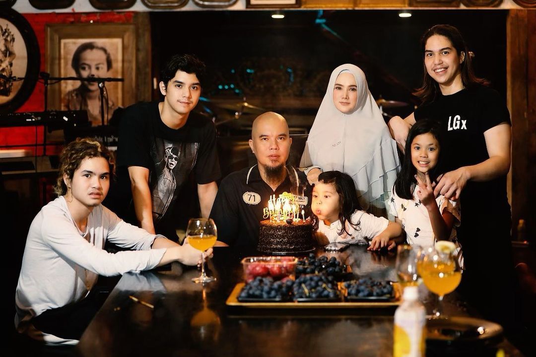 Deretan Artis ini Punya Tanggal Ulang Tahun yang Sama dengan Orang Tersayang