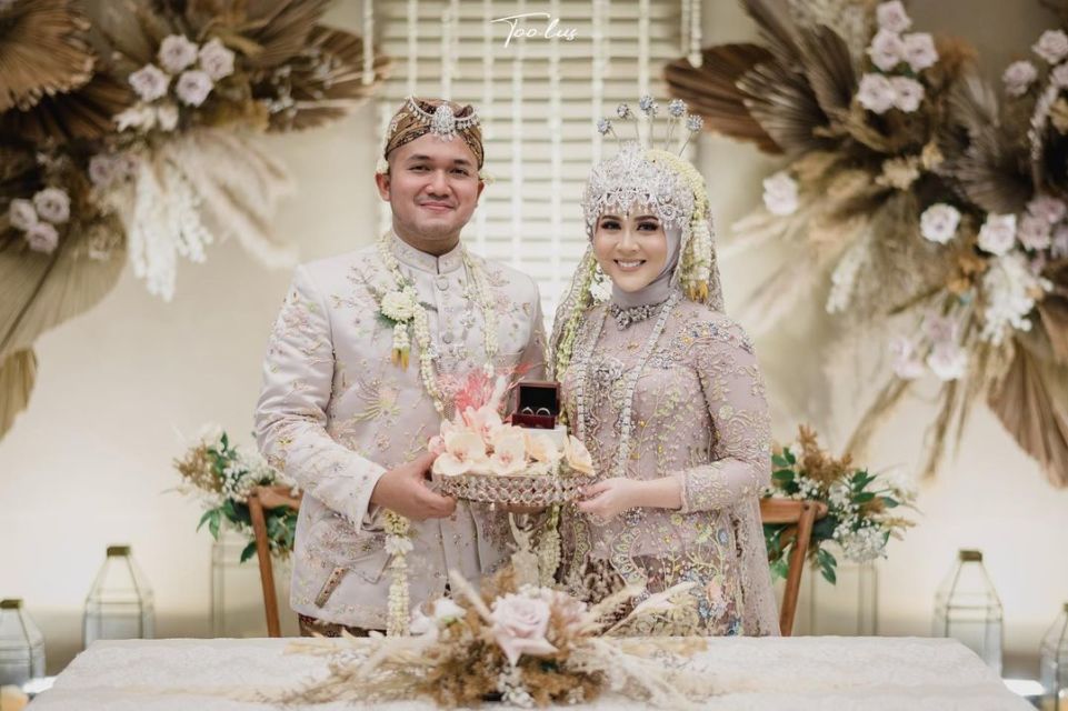 Dipersunting Adhi Permana, Begini Perjalanan Cinta Kesha Ratuliu. Akhirnya Sah!