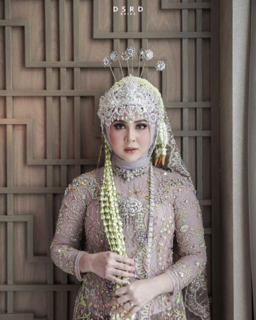 Berani Ambil Risiko, 7 Artis ini Memutuskan untuk Menikah Sebelum Lulus Kuliah