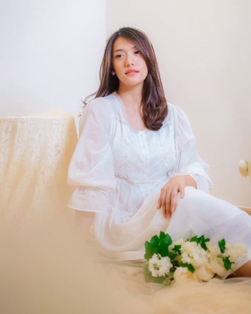 Berani Ambil Risiko, 7 Artis ini Memutuskan untuk Menikah Sebelum Lulus Kuliah