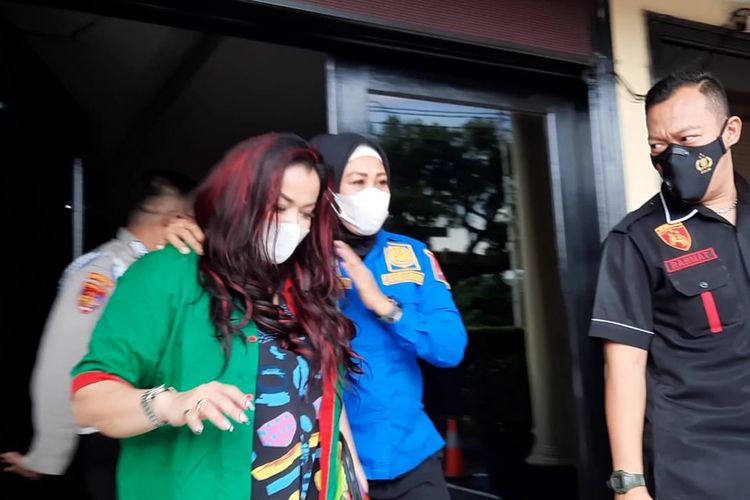 Resmi Jadi Tersangka atas Kepemilikian Narkotika, Jennifer Jill Tunggu Hasil Tes Rambut