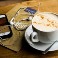 5 Alasan Podcast Jadi Salah Satu Teman Terbaik untuk Jalani Hari. Inspiratif dan Menghibur!