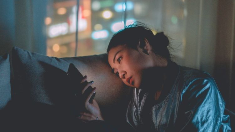 Merasa Jadi Orang yang Paling Kesepian di Dunia? Ini 9 Lagu yang Cocok untuk Menemani Sepimu~