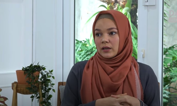 Meniti Karier dari Nol, ini Perjuangan Dewi Sandra yang Sempat Dihujat karena Bentuk Tubuhnya 3 Meniti Karier dari Nol, ini Perjuangan Dewi Sandra yang Sempat Dihujat karena Bentuk Tubuhnya