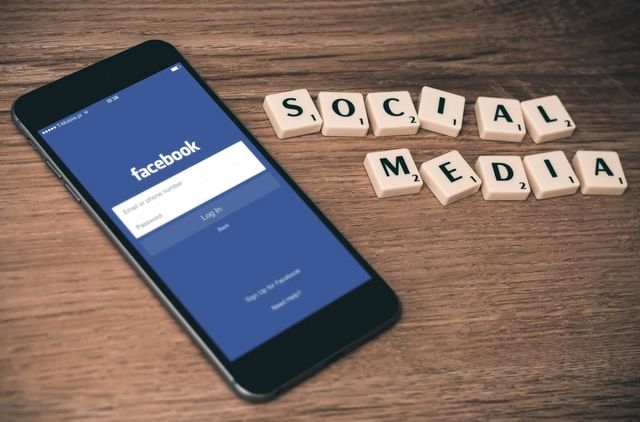 5 Cara Saring Hoaks di Kala Pandemi, Supaya Kamu Nggak Kemakan Informasi Palsu di Media Sosial!