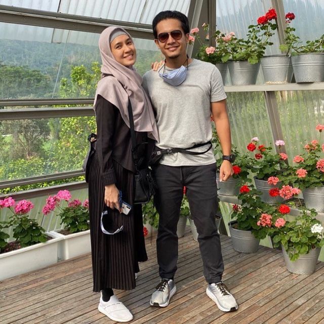 Serasi Banget, 13 Artis ini Berjodoh dan Menikah dengan Pasangan yang Berdarah Arab 29 Serasi Banget, 13 Artis ini Berjodoh dan Menikah dengan Pasangan yang Berdarah Arab
