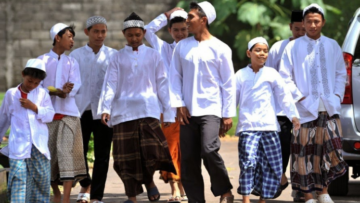 Lika-Liku Anak Pesantren yang Mungkin Nggak Banyak Orang Tahu. Ternyata Begini~