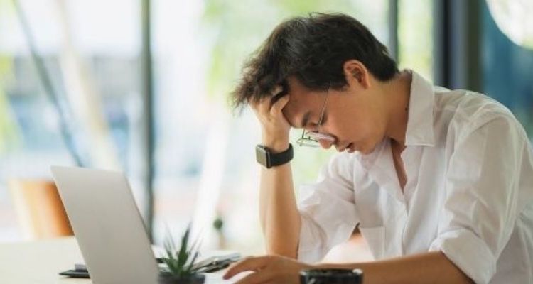 Sayangi Kesehatan Mentalmu! Lakukan 5 Hal Ini Biar Nggak Cepat Stres di Tempat Kerja