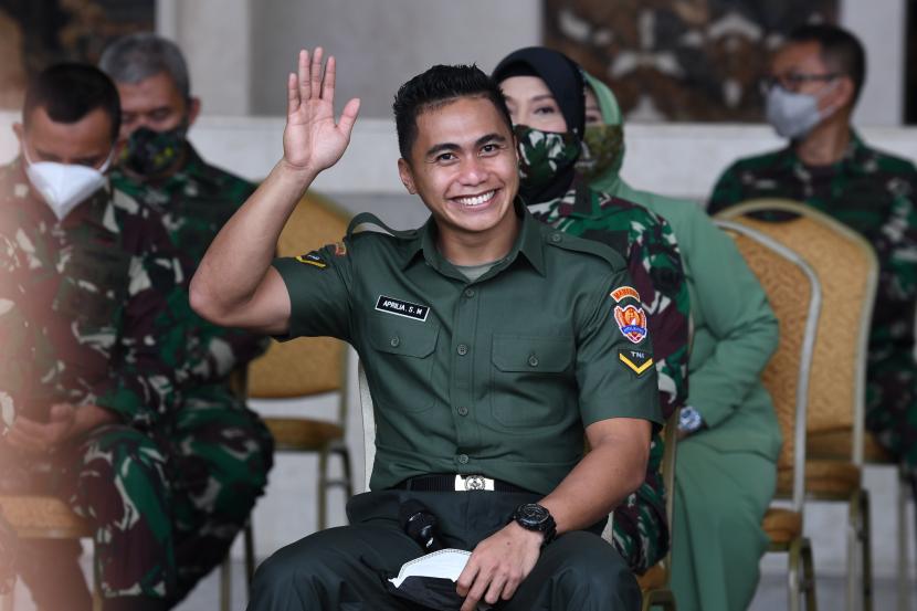 Tangis Haru Aprilia Manganang Setelah Resmi Menjadi Pria dan Berganti Nama. Akhirnya, ya~