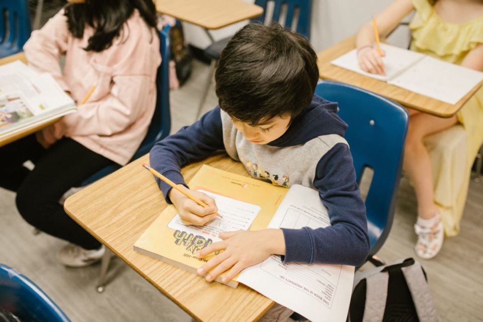 Seret Sederet Artis Besar K-Pop, Ini lo Kenapa Isu Bullying itu Pelik Banget di Korea Selatan