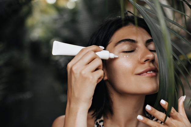 6 Mitos Seputar Sunscreen yang Sering Dikira Benar, Jangan Asal Oles kalau Belum Tahu Faktanya! 16 6 Mitos Seputar Sunscreen yang Sering Dikira Benar, Jangan Asal Oles kalau Belum Tahu Faktanya!