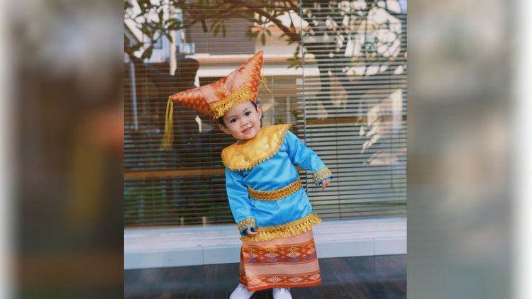 Turut Rayakan Hari Kartini, Deretan Anak Artis ini Kenakan Baju Tradisional. Lucunya Maksimal!