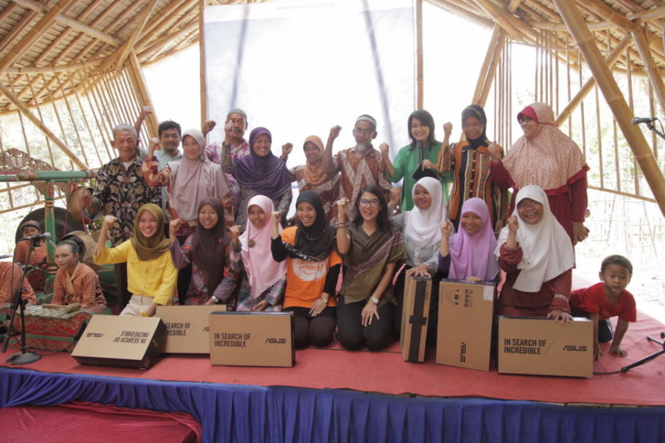 Menginspirasi, Dian Sastro Ternyata Punya Yayasan Non-Profit. Tawarkan Beasiswa!