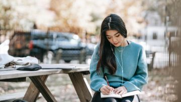 Journaling Itu Penting Untuk Kesehatan Mental dan Nggak Mahal, Kok!