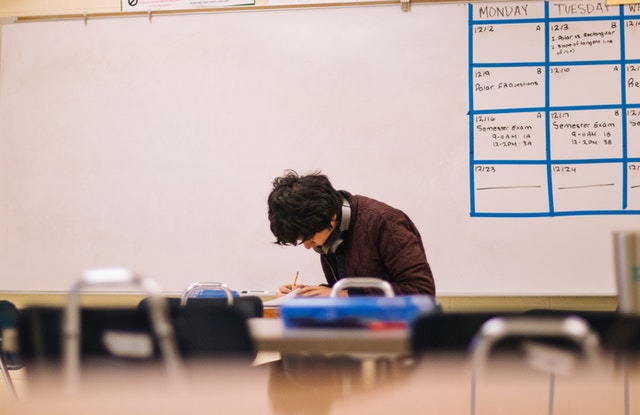 Bingung Plih Jurusan? Ini Dia 6 Jurusan Untuk Kamu Si Introvert!