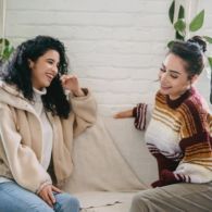 Kalau Mau Tahu, Beginilah Suka Dukanya Tinggal dengan Mertua. Sabar Kadang Bukan Solusi