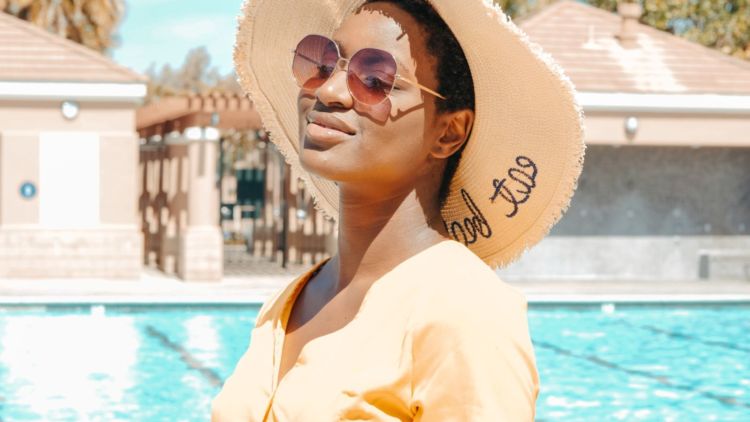 Cegah Sunburn dengan 5 Tips Berikut, Nggak Khawatir Lagi Beraktivitas di Bawah Sinar Matahari Deh!