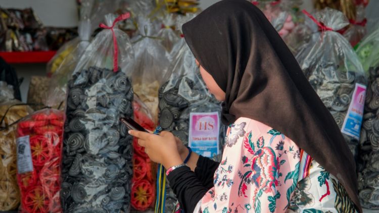 7 Ide Usaha Tanpa Modal Buatmu yang Bosan Jadi Pegawai. Cuma Butuh HP Aja!