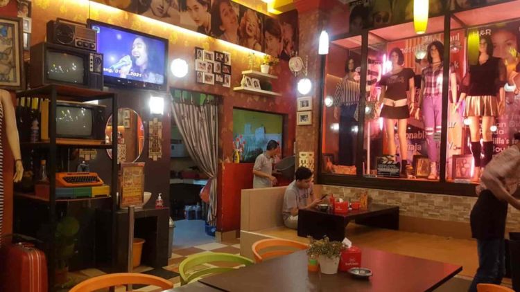 Rumah Makan Nike Ardilla: Nostalgia Bintang Kehidupan