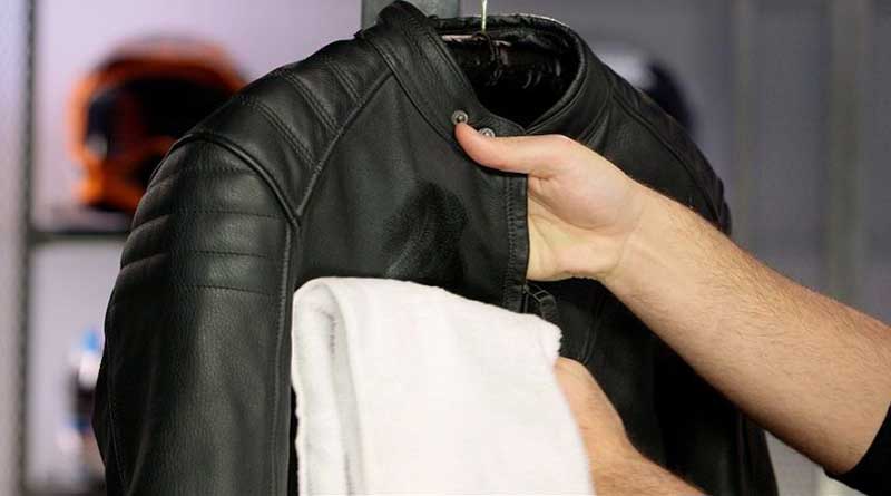 cara merawat jaket kulit yang kusut