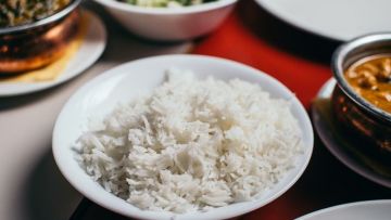 Berapa Kalori Nasi Putih? dan Nutrisi yang Terkandung di Dalamnya