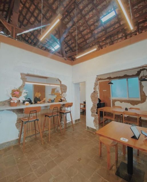 Lagi Tren Desain 'Setengah Jadi' ala Coffee Shop, 10 Potret ini Justru Bikin Nyengir yang Melihat