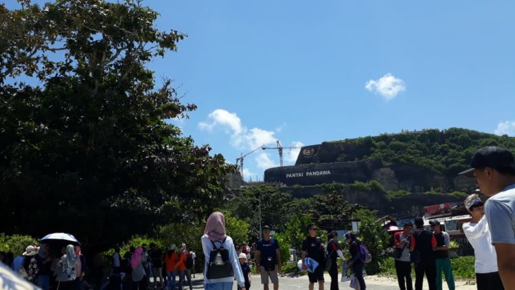Pariwisata: Pilih Membaiknya Perekonomian atau Kesehatan