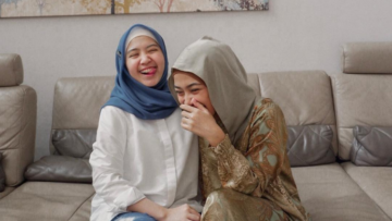 Tak Berjodoh dengan Ibunya, Putri Desy Ratnasari Masih Jalin Hubungan Baik dengan Irwan Mussry