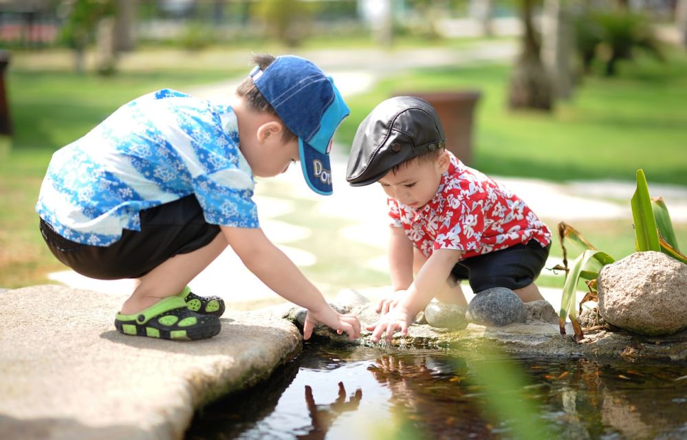 Tentang Membesarkan Anak Introver yang Banyak Tantangannya. Harus Ekstra Sabar dan Peka!