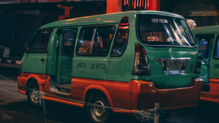 Digebuk Penumpang; Perbuatan yang Terkenal di Masyarakat dan Sering Terjadi.
