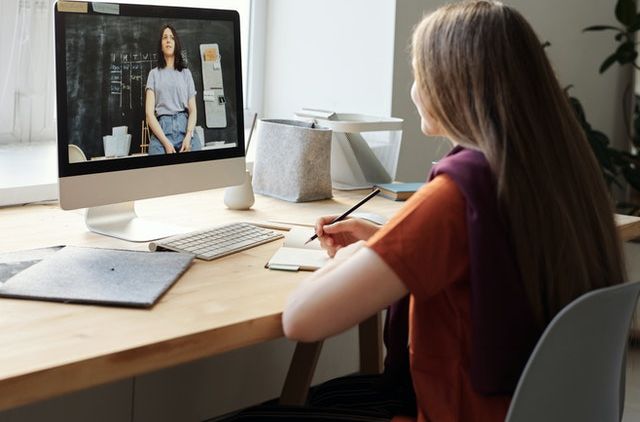 Pelajar dan Mahasiswa, Yuk Merapat! Ini Dia 5 Tips Belajar Daring Agar Tidak Boring!