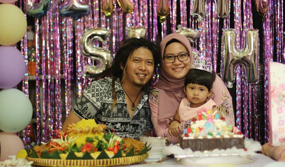 Jodoh adalah Misteri, 8 Artis ini Menikah dengan Seorang Kru TV. Siapa Saja?
