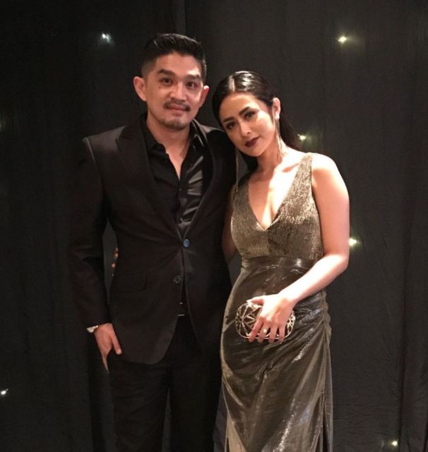Jodoh adalah Misteri, 8 Artis ini Menikah dengan Seorang Kru TV. Siapa Saja?