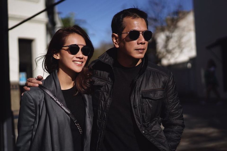 Jodoh adalah Misteri, 8 Artis ini Menikah dengan Seorang Kru TV. Siapa Saja?