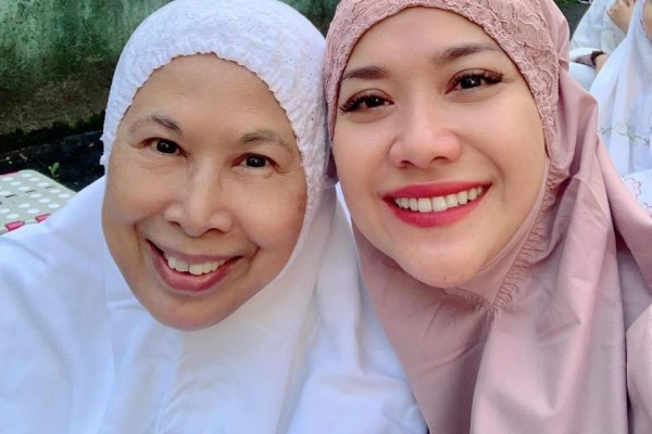 Sosok Mertua Nggak Selalu Menakutkan, Ini Dia 7 Ciri Mertua Suportif nan Idaman!
