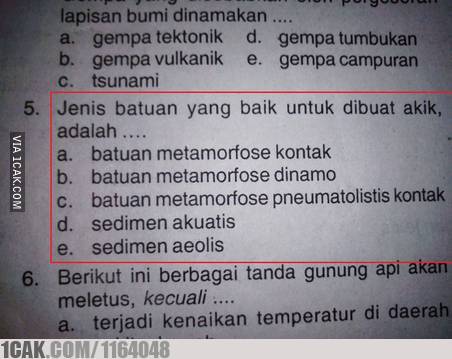 Mungkin ini Penyebab Anak Sekolah Zaman Sekarang Makin Pusing. Soal Ujiannya Aja Begini~