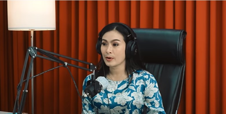 Selalu Jadi Sasaran Hujatan, Devano Nangis Minta Iis Dahlia Berhenti Tampil di Acara Gimmick