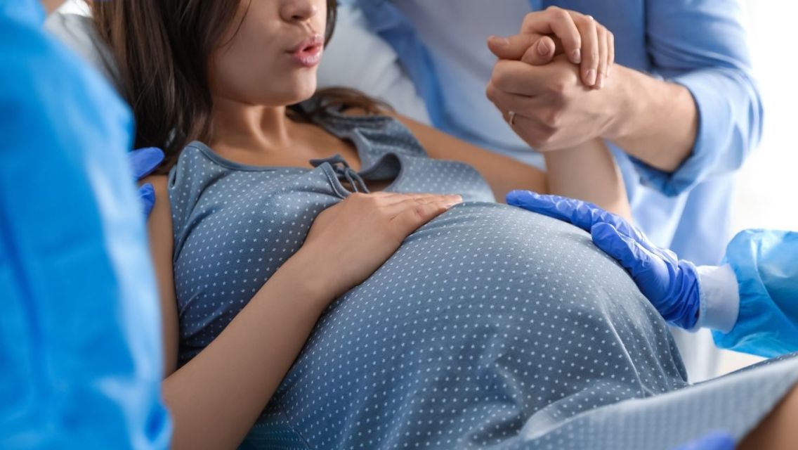 6 Rahasia Kontraksi Cepat dan Alami agar Lahiran Lancar, Tenang dan Nyaman! 9