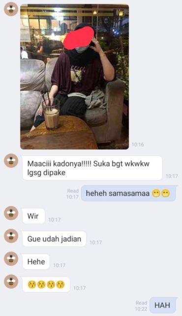 10 Bukti Bahwa Mencari Cinta Nggak Pernah Semudah itu. Kita Semua Pernah Jadi Badut pada Masanya :(