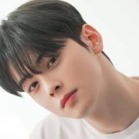 Yuk Intip Gaya Busana Cha Eun Woo, Idol K-Pop yang Lagi Nge-hits!